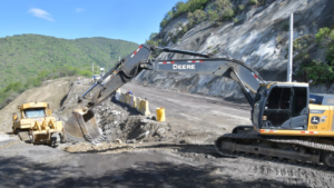 Supervisión carretera Ocoa Cruce tras derrumbes